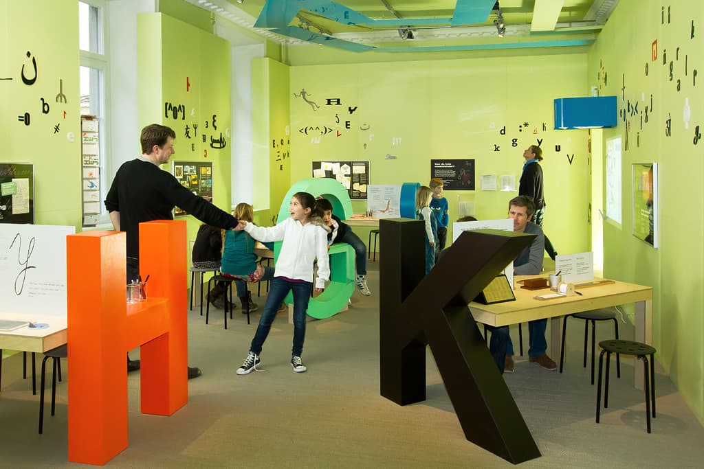 Välkommen till Postmuseum logotyp